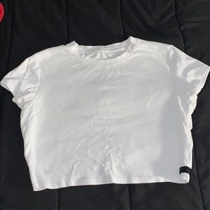 Alphalete - Crop T-Shirt